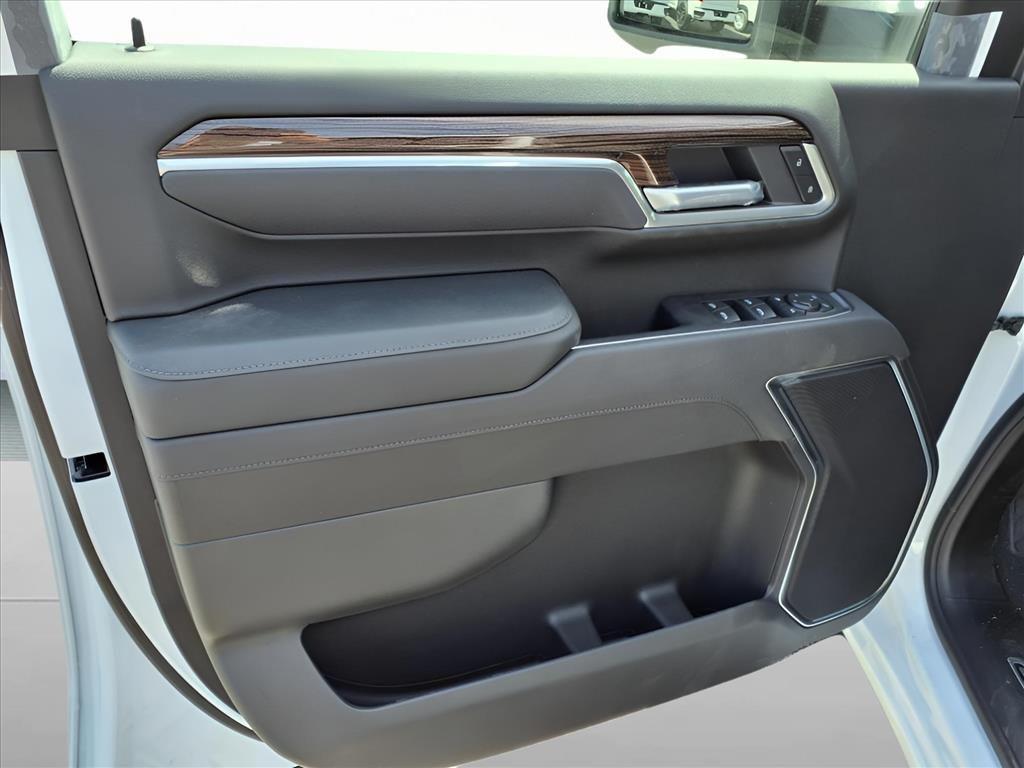 new 2025 Chevrolet Silverado 2500 car, priced at $69,000