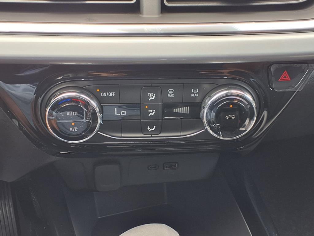 new 2025 Chevrolet Trax car, priced at $23,500