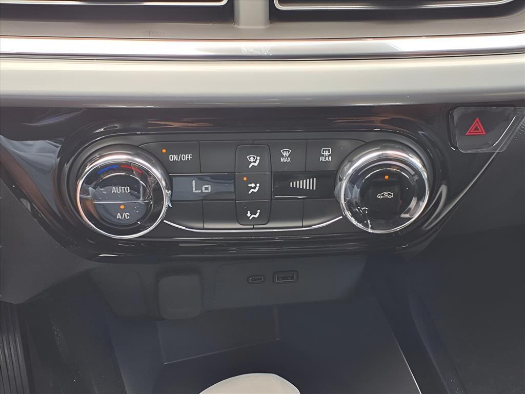 new 2025 Chevrolet Trax car, priced at $23,000