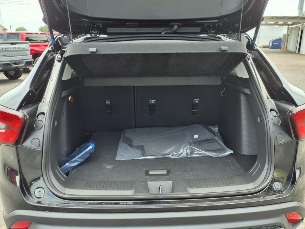 new 2025 Chevrolet Trax car, priced at $23,500