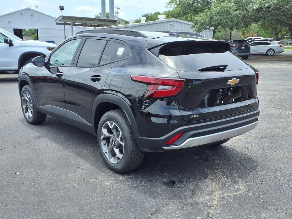 new 2025 Chevrolet Trax car, priced at $23,500