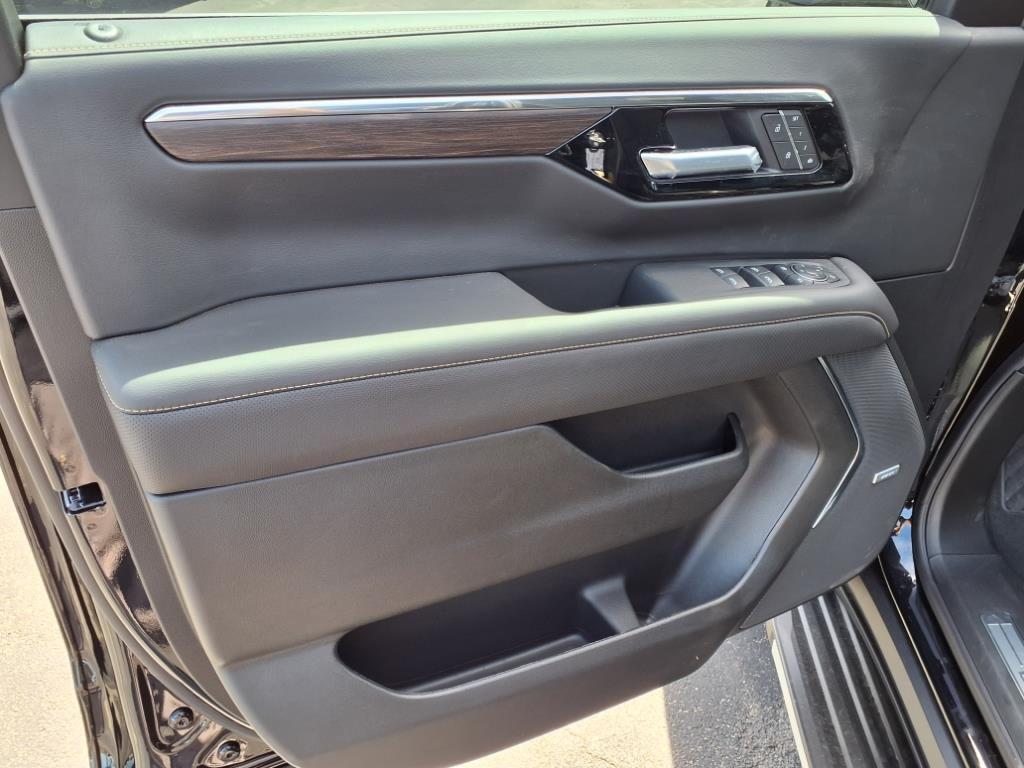 new 2025 Chevrolet Tahoe car, priced at $71,500