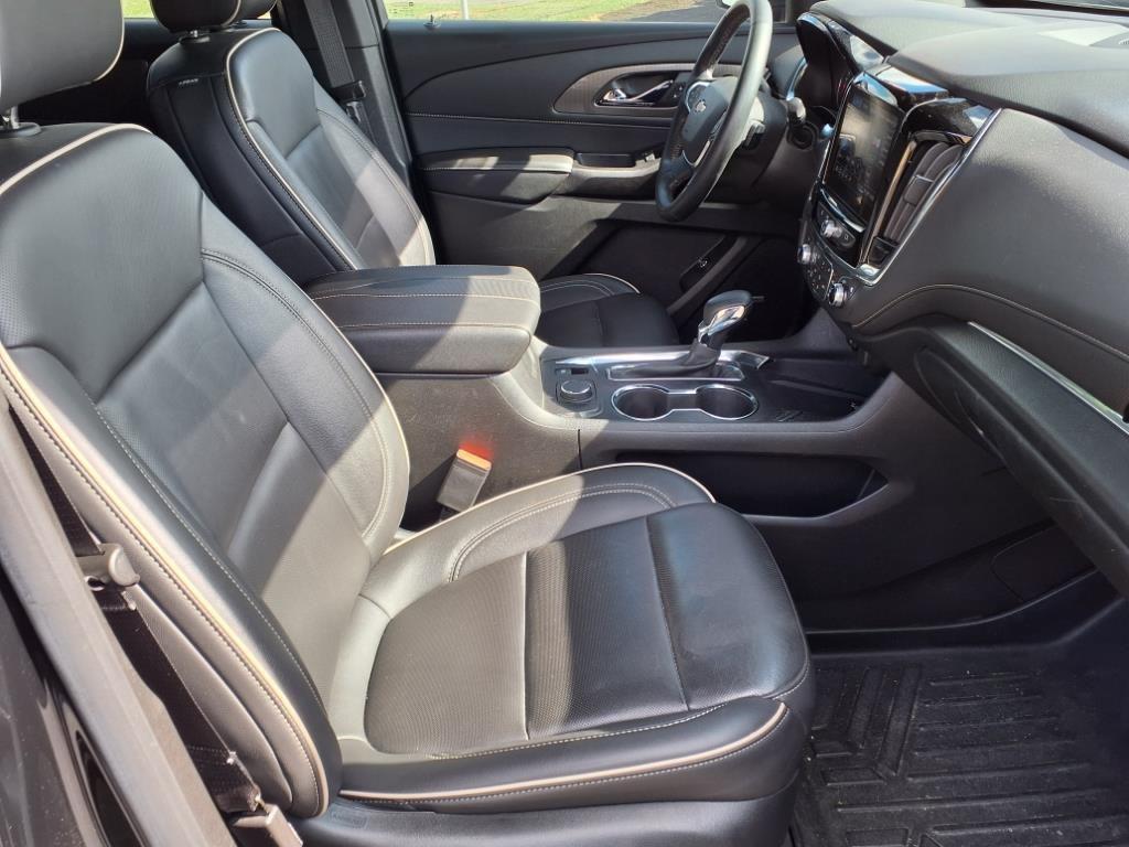 used 2023 Chevrolet Traverse car, priced at $32,993