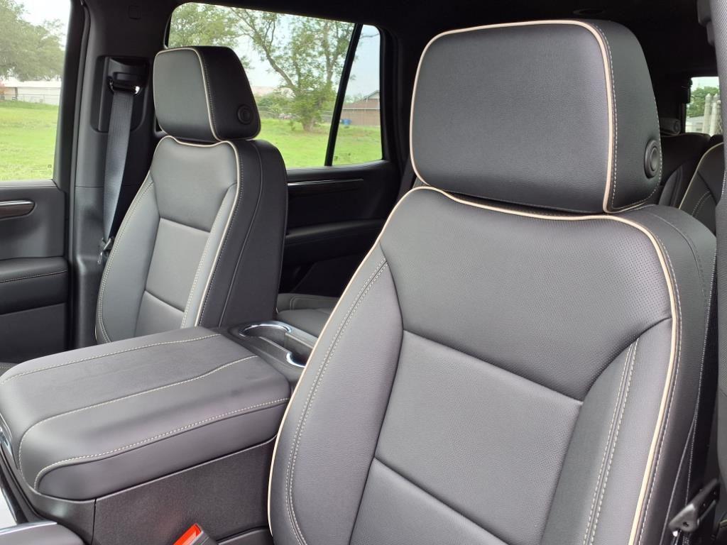 new 2025 Chevrolet Tahoe car, priced at $71,300