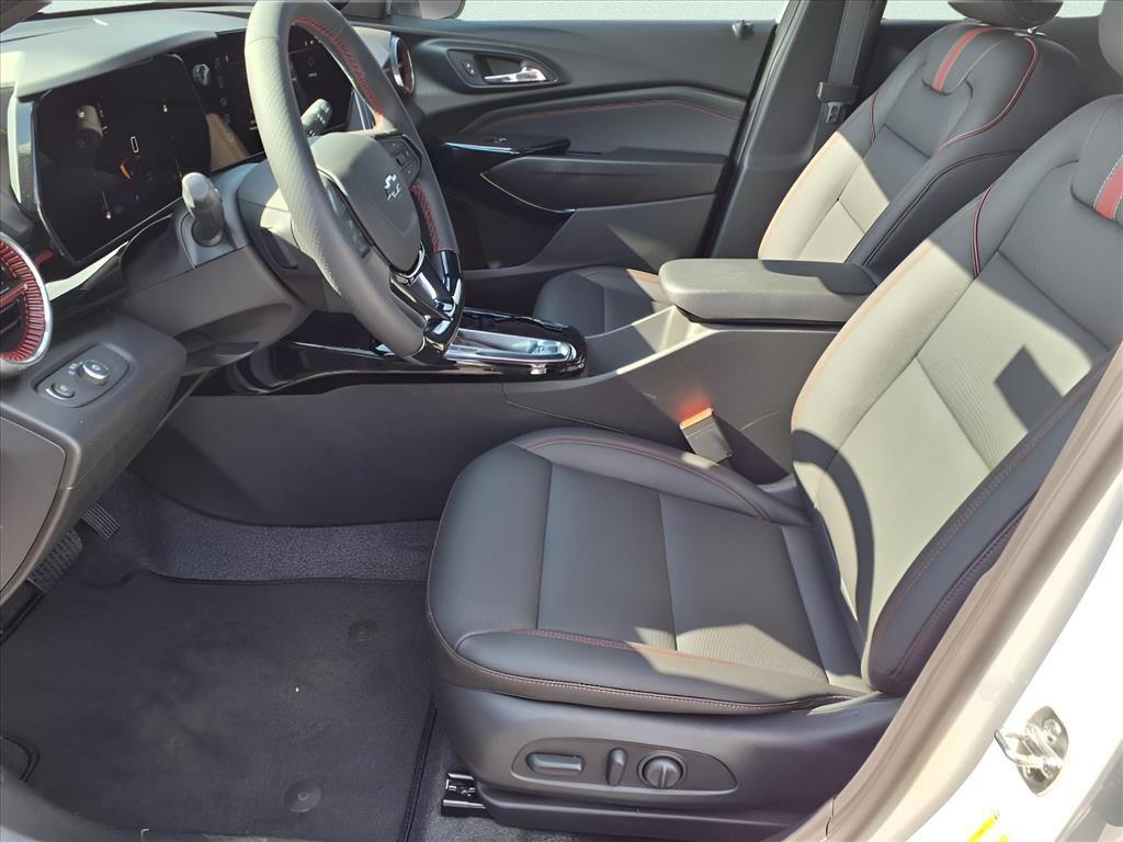 new 2025 Chevrolet Trax car, priced at $25,700