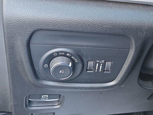 used 2023 Jeep Grand Cherokee car, priced at $32,000