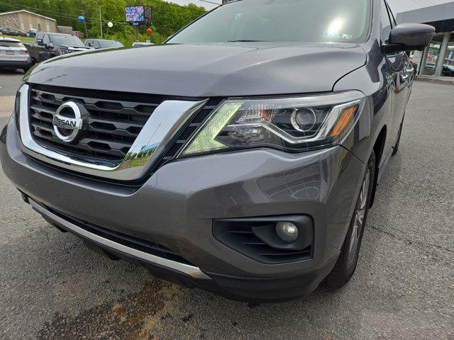 used 2018 Nissan Pathfinder car, priced at $14,000