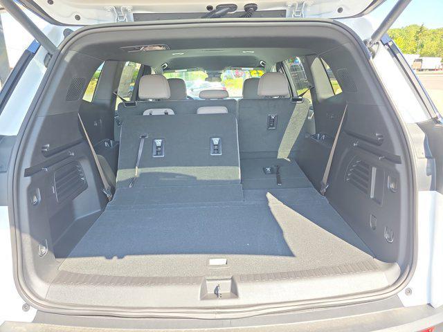 new 2025 GMC Acadia car, priced at $43,900