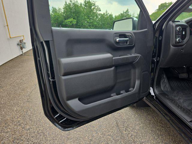 new 2025 GMC Sierra 1500 car, priced at $41,327