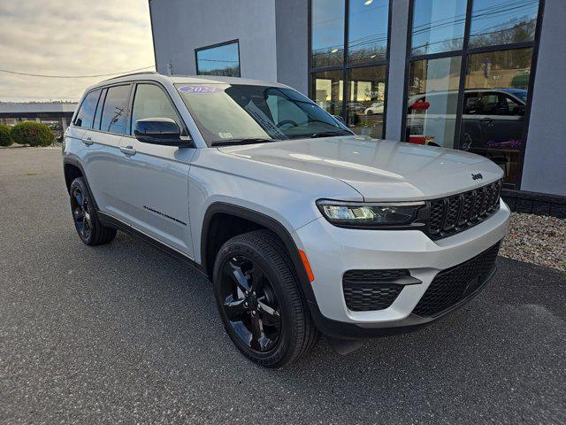 used 2024 Jeep Grand Cherokee car