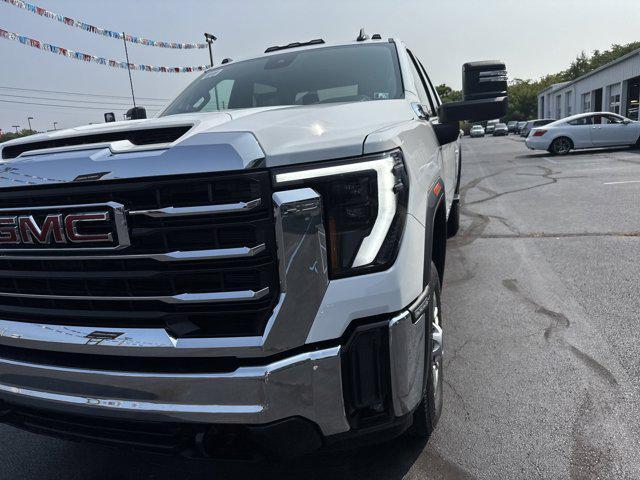 new 2025 GMC Sierra 2500 car, priced at $57,404