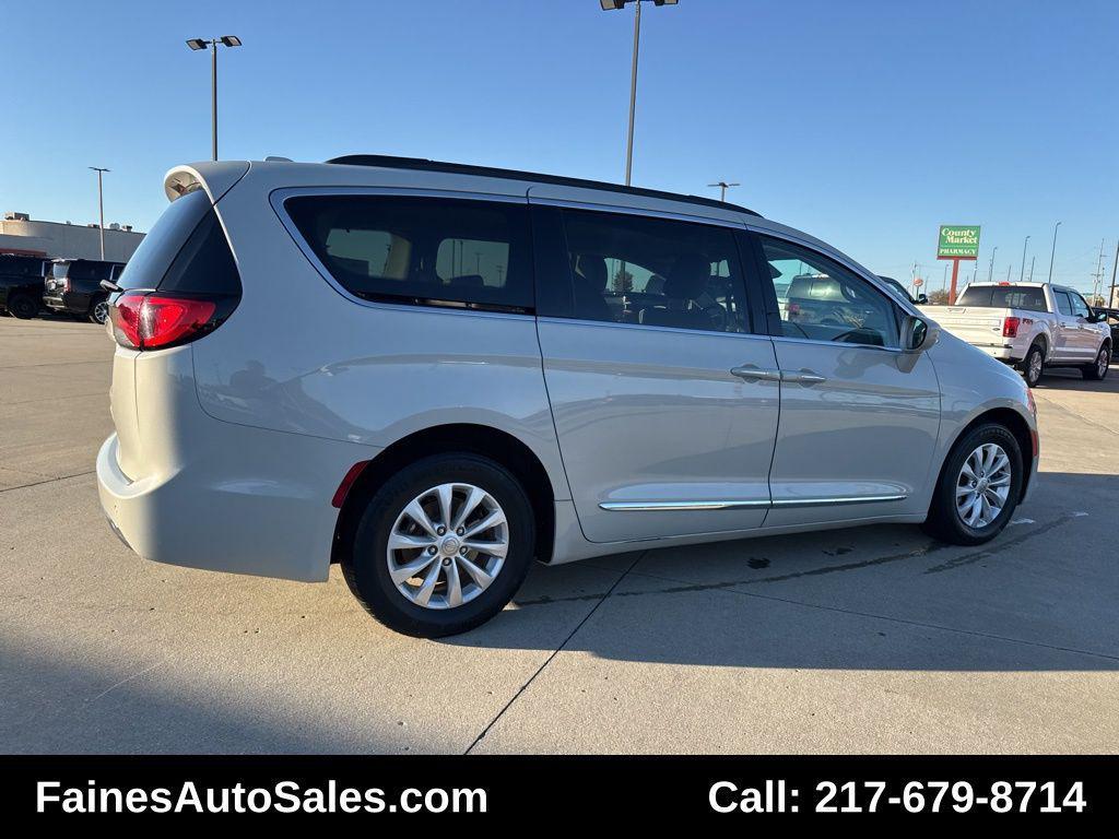used 2017 Chrysler Pacifica car, priced at $9,999