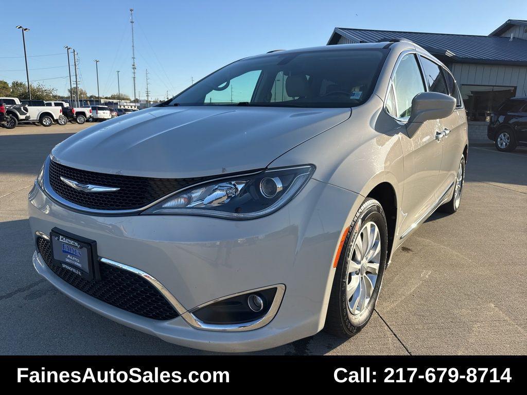 used 2017 Chrysler Pacifica car, priced at $9,999