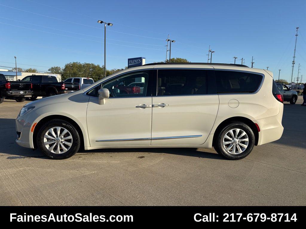used 2017 Chrysler Pacifica car, priced at $9,999