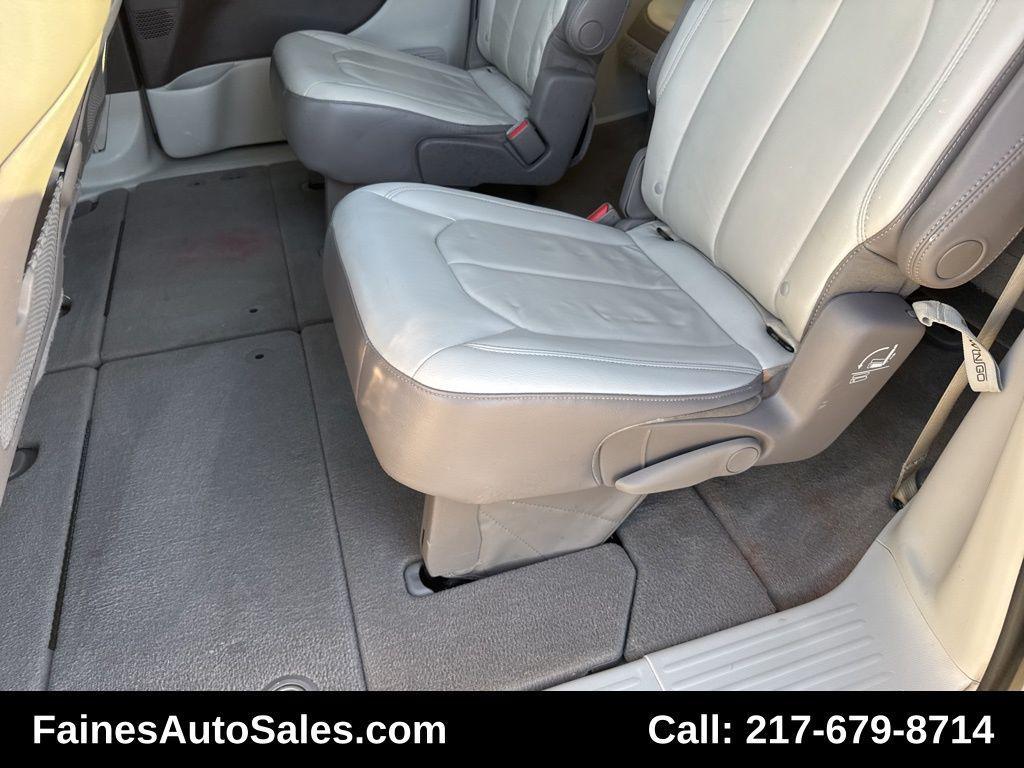 used 2017 Chrysler Pacifica car, priced at $9,999