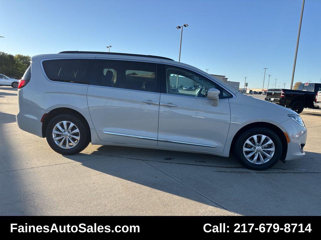 used 2017 Chrysler Pacifica car, priced at $9,999