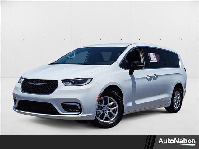 used 2024 Chrysler Pacifica car, priced at $31,237