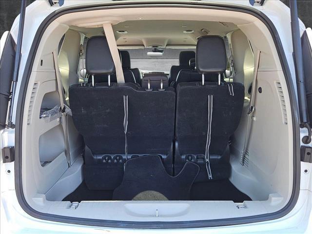 used 2024 Chrysler Pacifica car, priced at $32,926