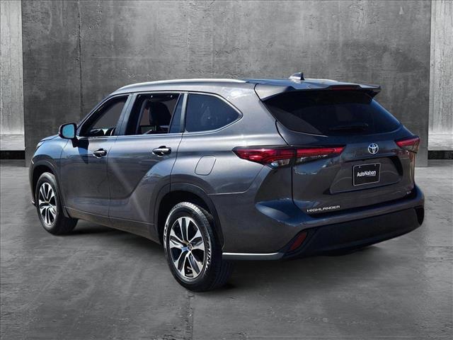used 2023 Toyota Highlander car, priced at $35,822
