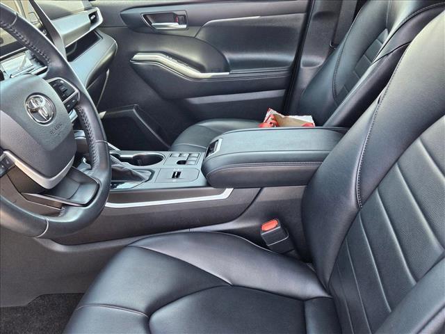 used 2023 Toyota Highlander car, priced at $35,822