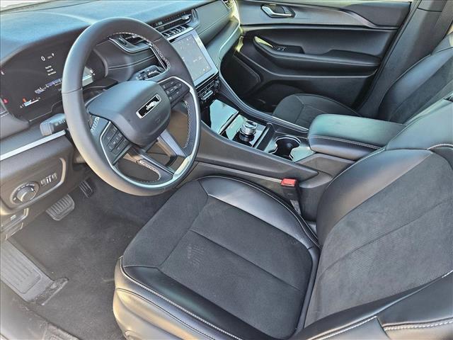 new 2025 Jeep Grand Cherokee car, priced at $37,413