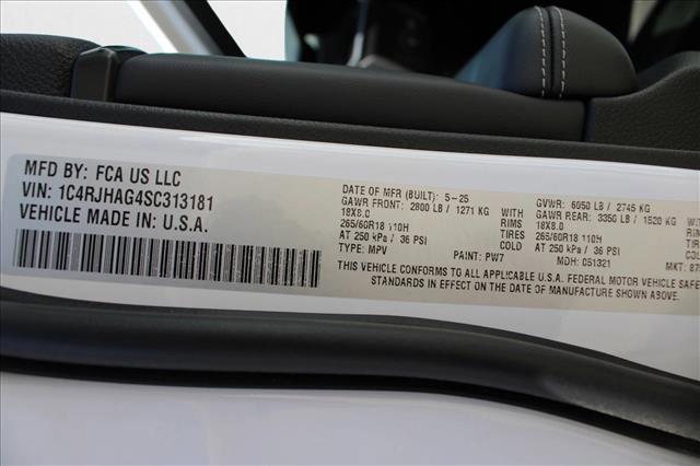 new 2025 Jeep Grand Cherokee car, priced at $37,413