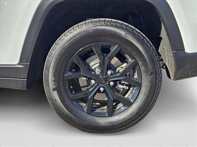 new 2025 Jeep Grand Cherokee car, priced at $37,413