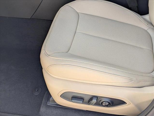 new 2025 Jeep Grand Cherokee car, priced at $45,372