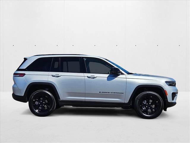 new 2025 Jeep Grand Cherokee car, priced at $37,178