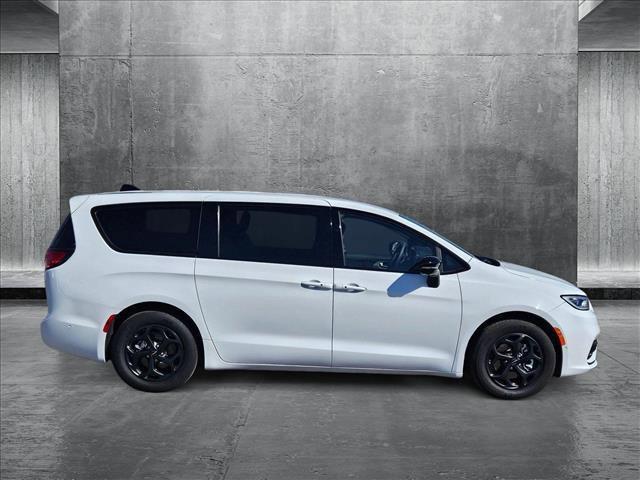 used 2024 Chrysler Pacifica Hybrid car, priced at $37,105