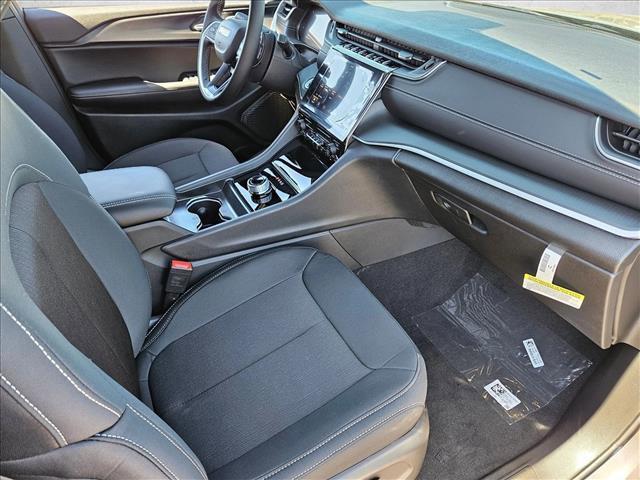 new 2025 Jeep Grand Cherokee car, priced at $34,156