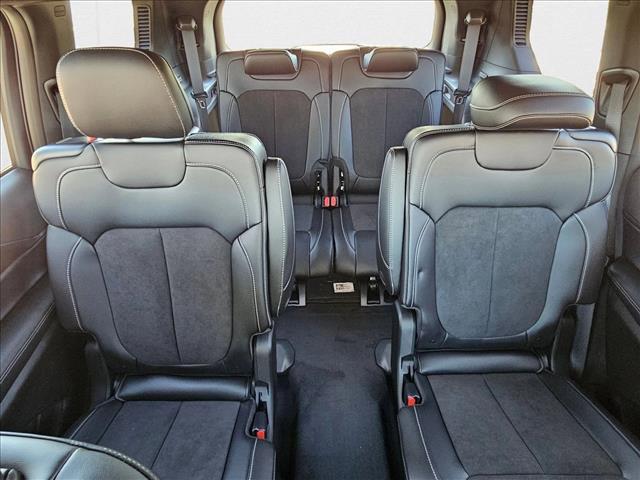 new 2025 Jeep Grand Cherokee L car, priced at $39,552