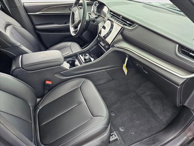 new 2025 Jeep Grand Cherokee car, priced at $38,148