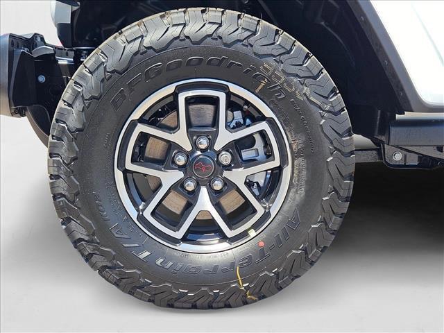new 2025 Jeep Wrangler car, priced at $49,831