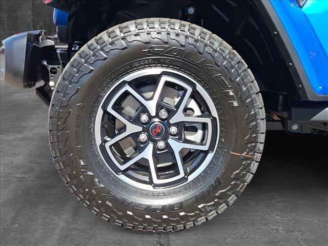 new 2025 Jeep Gladiator car, priced at $56,290