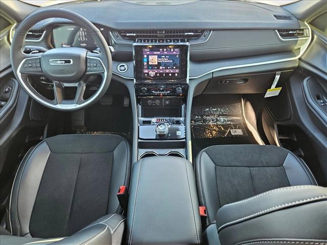 new 2025 Jeep Grand Cherokee car, priced at $37,517