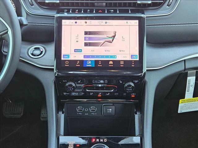 new 2025 Jeep Grand Cherokee car, priced at $40,233