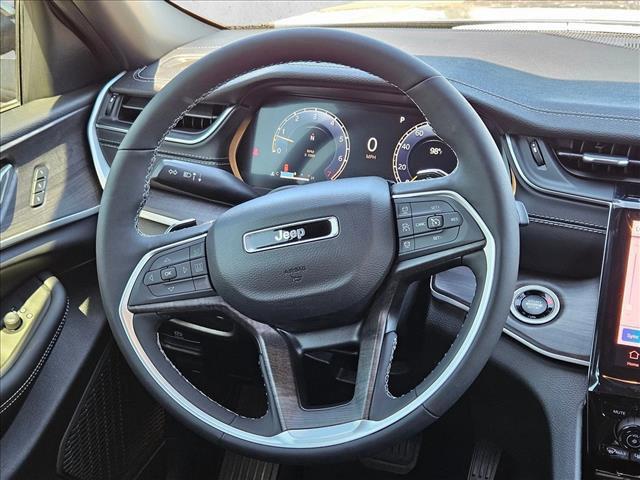 new 2025 Jeep Grand Cherokee car, priced at $40,233
