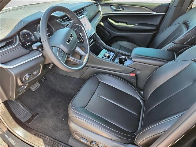 new 2025 Jeep Grand Cherokee car, priced at $40,233