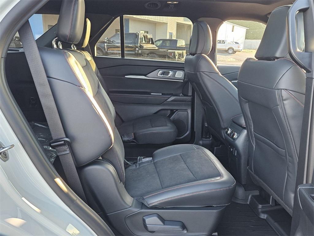 new 2025 Ford Explorer car, priced at $59,995