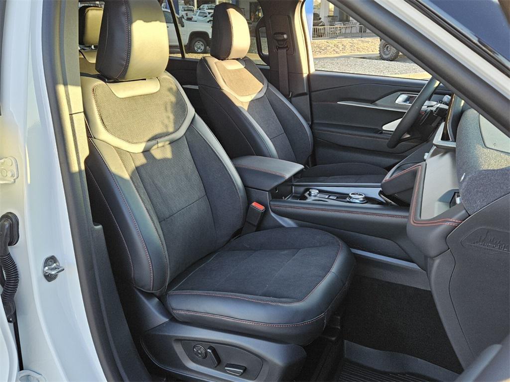 new 2025 Ford Explorer car, priced at $59,995