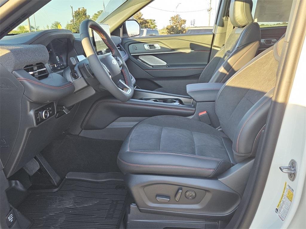 new 2025 Ford Explorer car, priced at $59,995