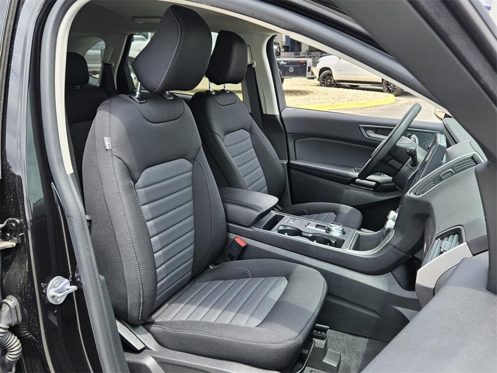 new 2024 Ford Edge car, priced at $32,000