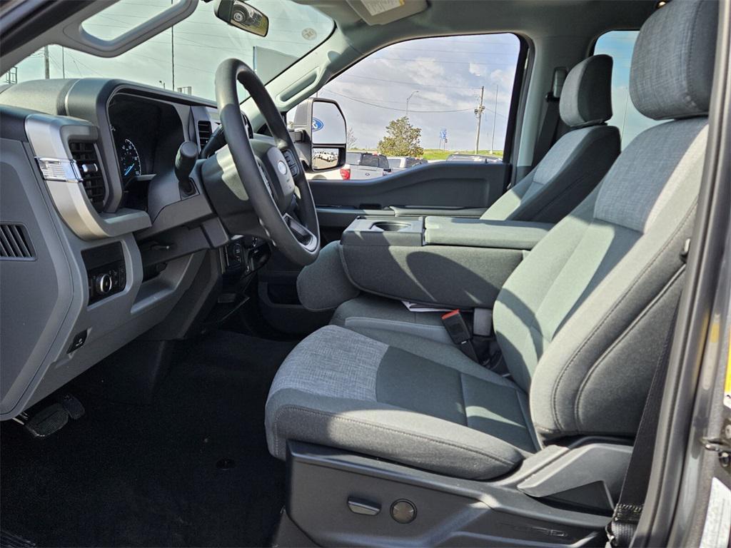 new 2025 Ford F-250 car, priced at $67,935
