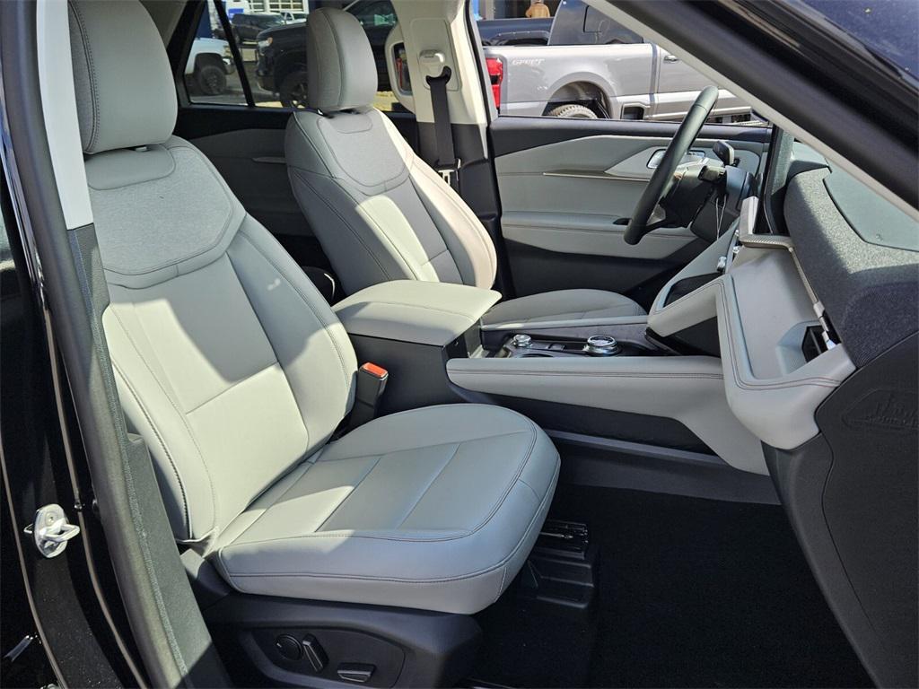 new 2025 Ford Explorer car, priced at $42,914