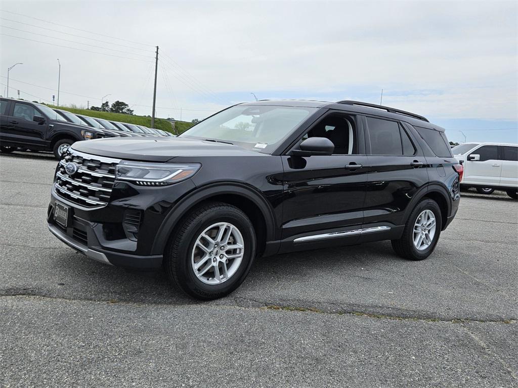 new 2025 Ford Explorer car, priced at $38,995