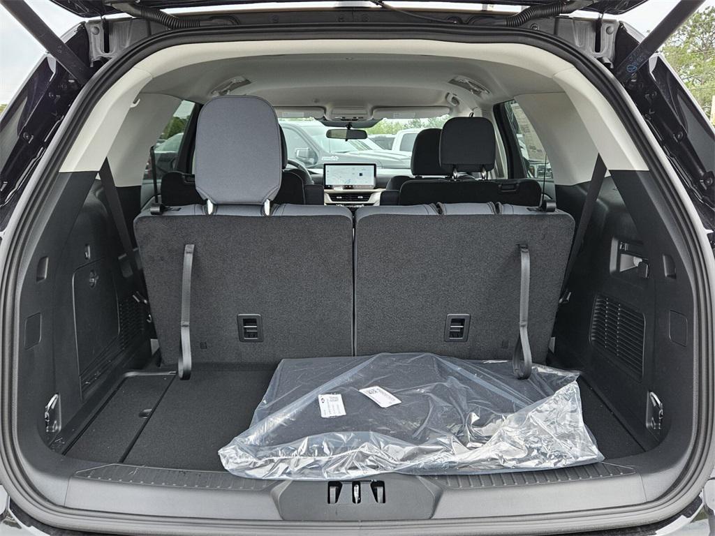 new 2025 Ford Explorer car, priced at $38,995