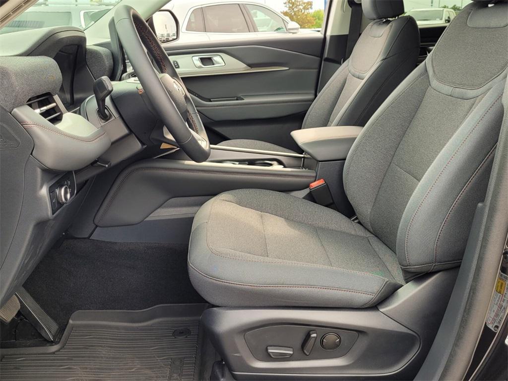new 2025 Ford Explorer car, priced at $39,907