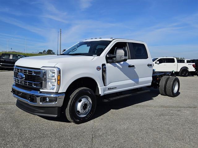 new 2025 Ford F-350 car, priced at $72,545