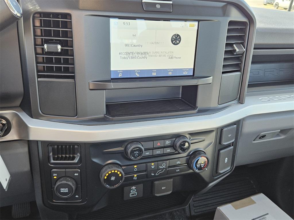 new 2025 Ford F-450 car, priced at $75,025